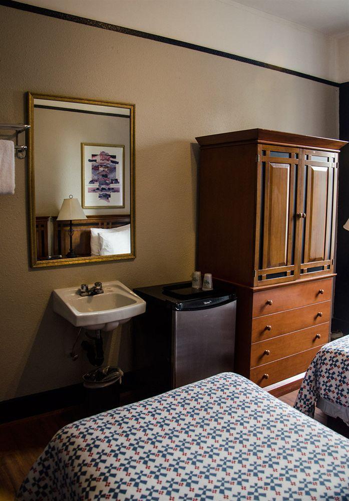 Hotel Ambassador Vancouver Extérieur photo