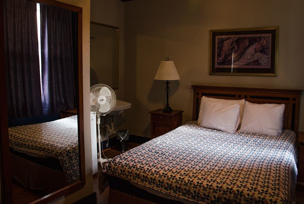 Hotel Ambassador Vancouver Extérieur photo