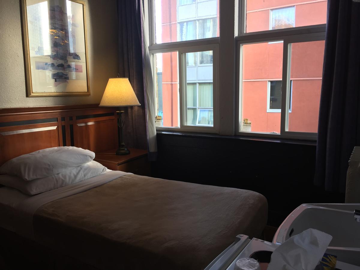 Hotel Ambassador Vancouver Extérieur photo