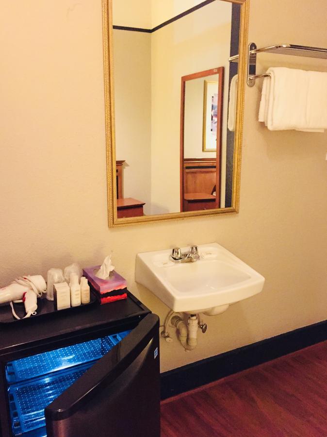 Hotel Ambassador Vancouver Extérieur photo
