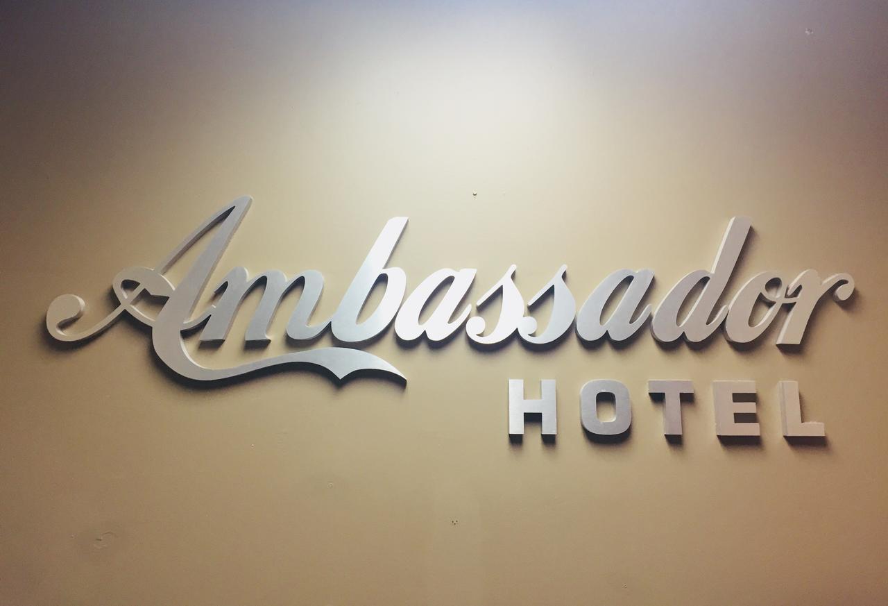 Hotel Ambassador Vancouver Extérieur photo