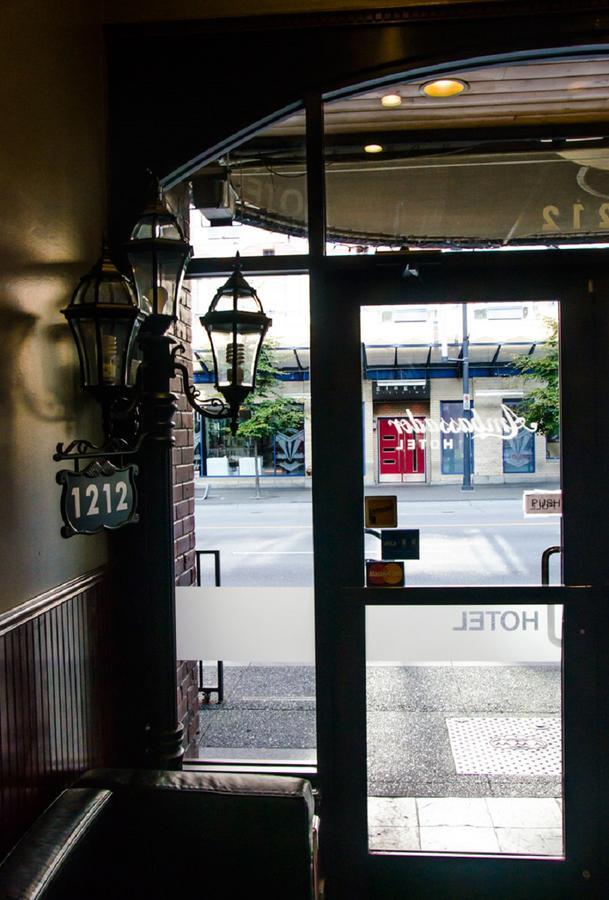 Hotel Ambassador Vancouver Extérieur photo