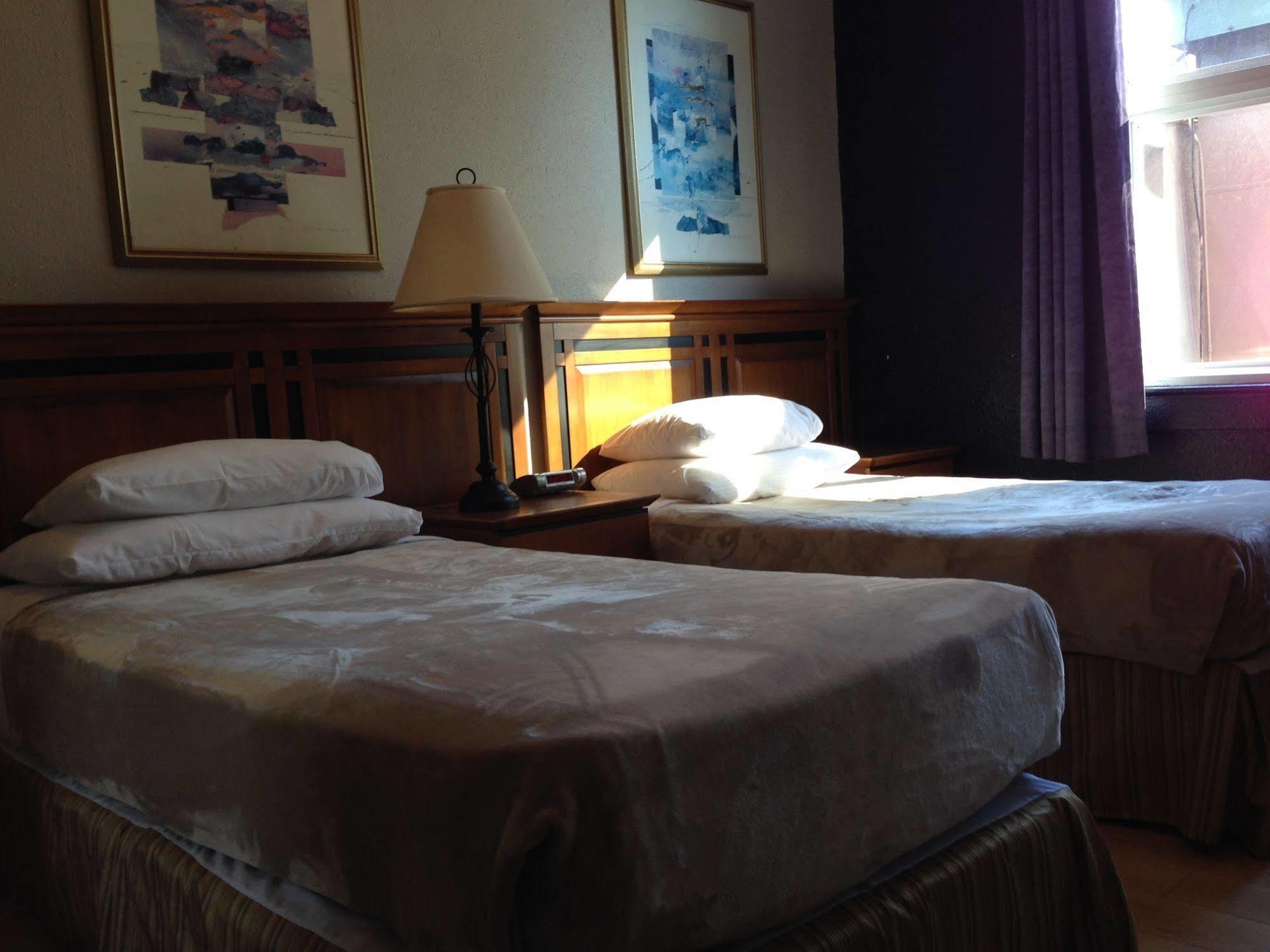 Hotel Ambassador Vancouver Extérieur photo