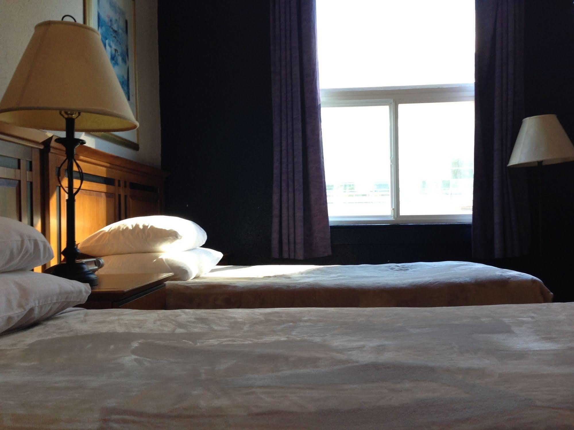 Hotel Ambassador Vancouver Extérieur photo
